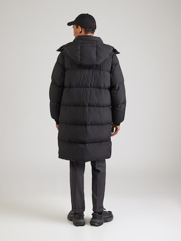 ARMANI EXCHANGE Зимнее пальто в Черный