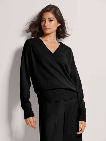MADELEINE Sweater in Black: front