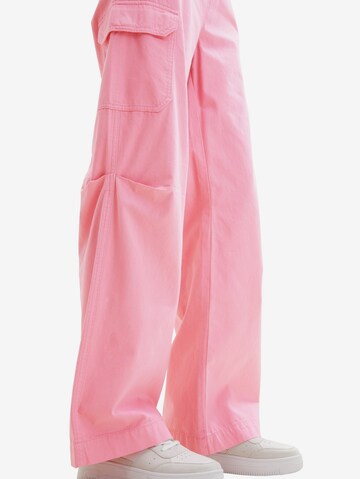 TOM TAILOR DENIM Loose fit Cargo trousers in Pink