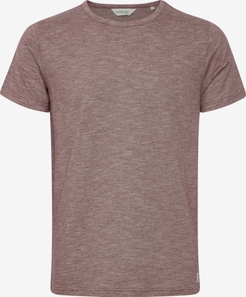 11 Project T-Shirt in Rot: Vorderseite