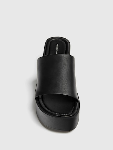 Pull&Bear Mule in Black