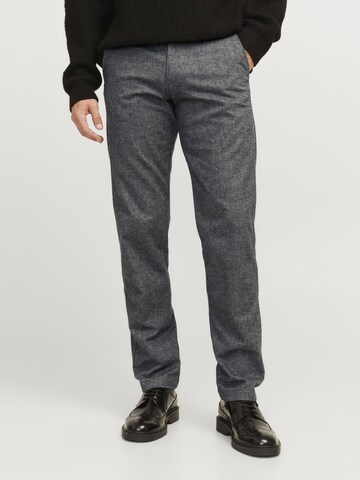 Regular Pantalon chino 'JHWKANE JJLOUIS' JACK & JONES en gris : devant