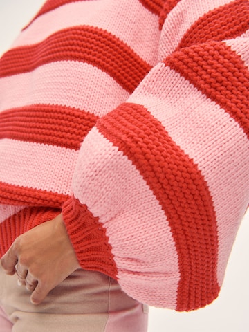 Kamila Šikl Pullover in Pink