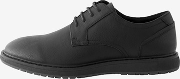 Next Nauhakengät värissä musta: etupuoli