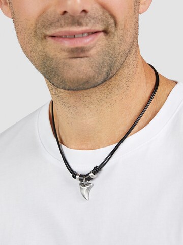 s.Oliver Necklace in Silver: front