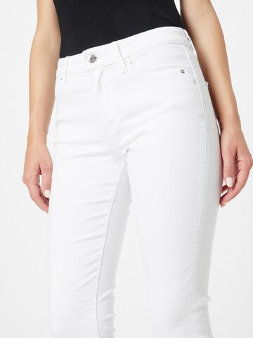 Coupe slim Jean 'Betsy' s.Oliver en blanc