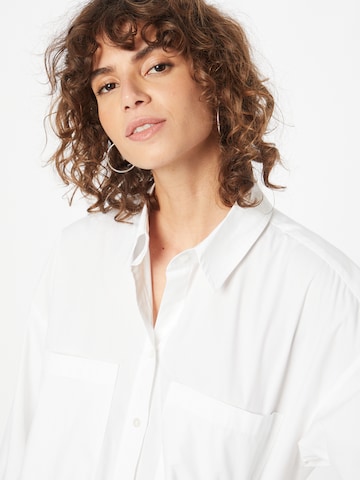 Camicia da donna di Abercrombie & Fitch in bianco