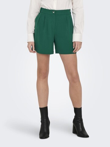 regular Pantaloni con pieghe 'LEILA' di ONLY in verde: frontale