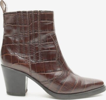 Ganni Dress Boots in 39 in Brown: front