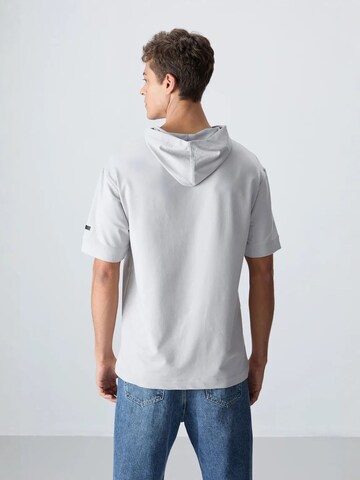Tommy Life Shirt in Grey