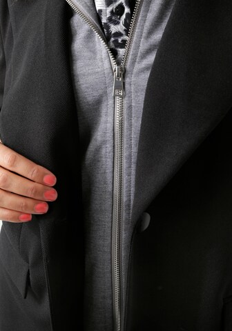 Aniston Blazer in Black