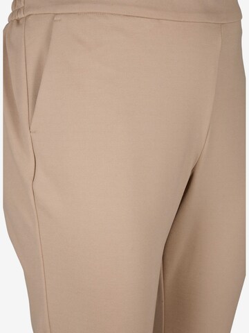 Coupe slim Pantalon 'JMaddie' Zizzi en beige