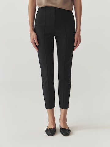 Regular Pantalon à plis 'MIWO' TATUUM en noir : devant