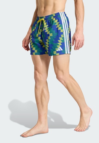 ADIDAS SPORTSWEAR - Bermudas en amarillo: frente