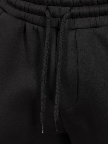 Smilodox Tapered Trousers 'Rayk' in Black