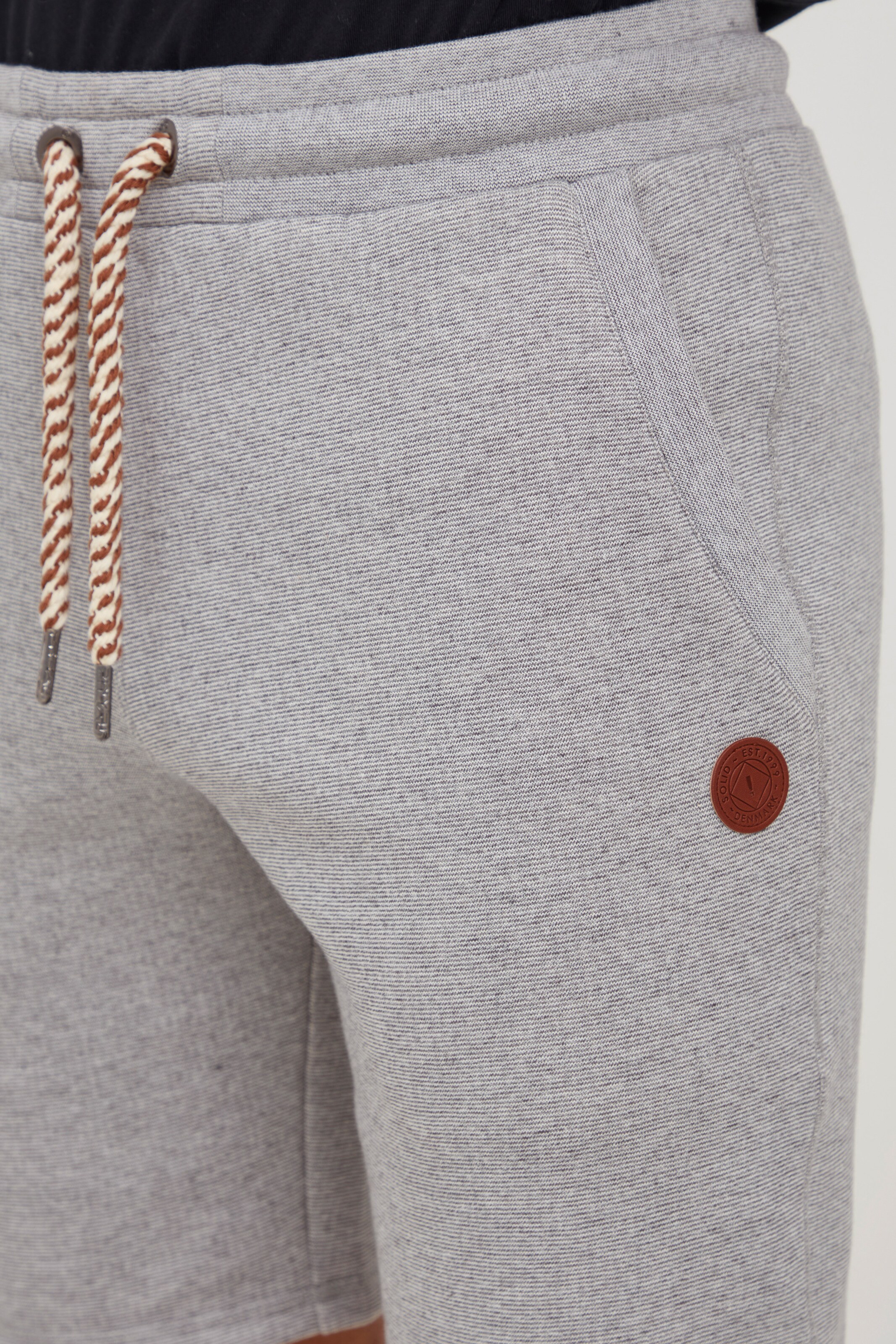 Männer Hosen Solid Sweatshorts 'Nafko' in Grau - SK43174 Männer Hosen Solid Sweatshorts 'Nafko' in Grau - SK43174