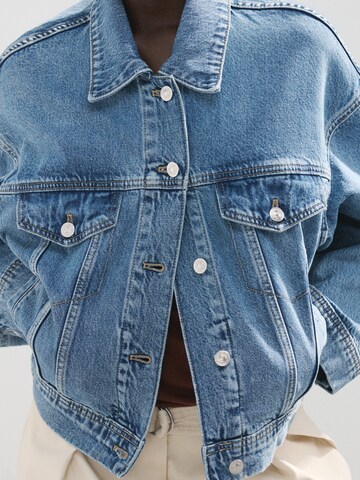 MANGO Prehodna jakna 'KIKA' | modra barva