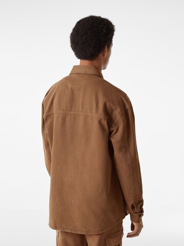 Bershka Regular fit Skjorta i brun
