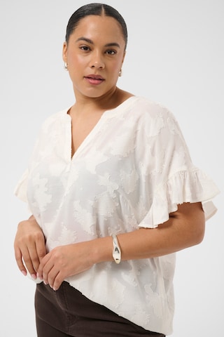 KAFFE CURVE - Blusa 'KCcassy' en blanco