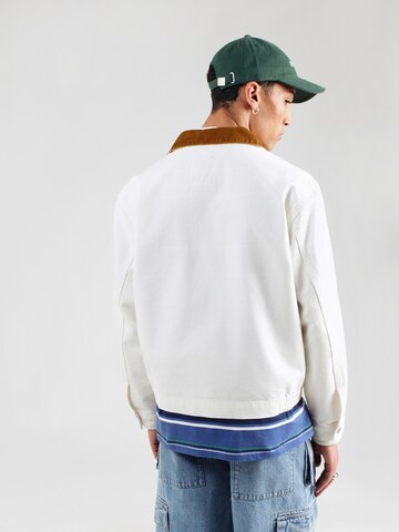 LEVI'S ® Демисезонная куртка в Белый