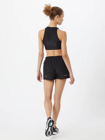 ASICS Regular Sportshorts in Schwarz