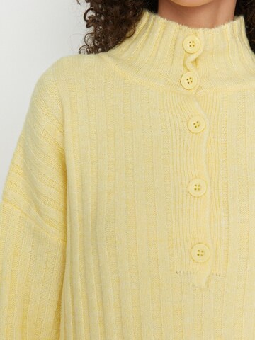 Pullover di Trendyol in giallo