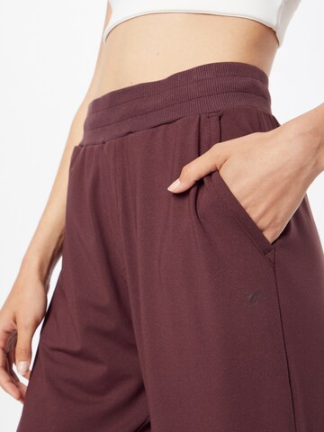 Loosefit Pantalon de sport 'LUISE' Hummel en marron