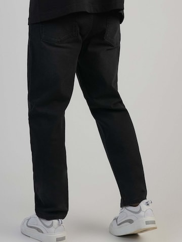 SikSilk Tapered Jeans in Schwarz