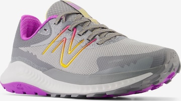 Chaussure de course 'Nitrel' new balance en gris