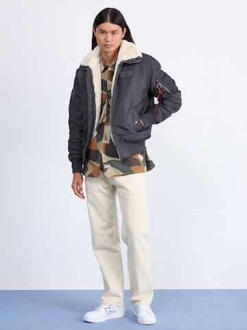 ALPHA INDUSTRIES Regular Fit Vinterjakke i sort