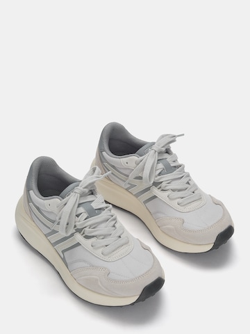 Baskets basses Pull&Bear en gris