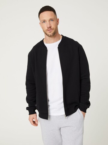 DAN FOX APPAREL Overgangsjakke 'Christopher' i sort: forside