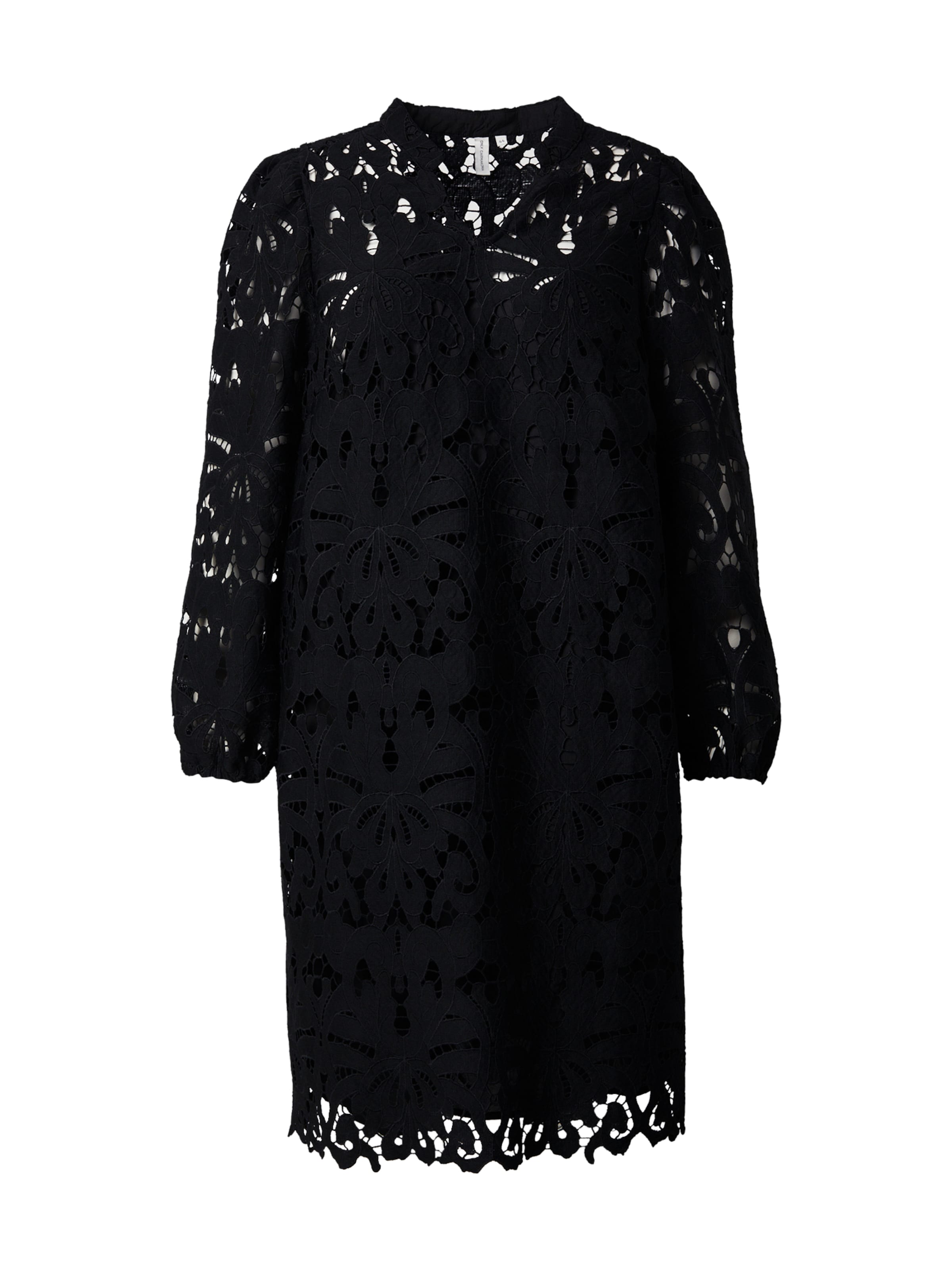 ONLY Carmakoma Cocktail Dress in Black: front