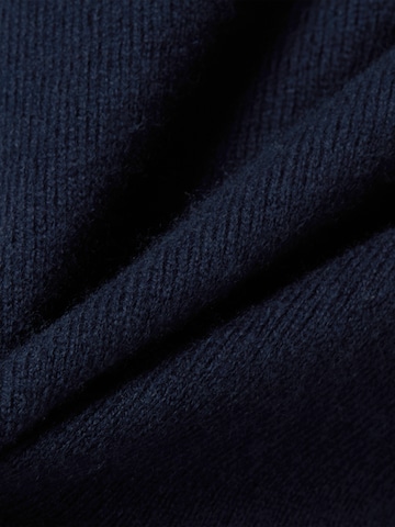 Andrew James Sweater in Blue