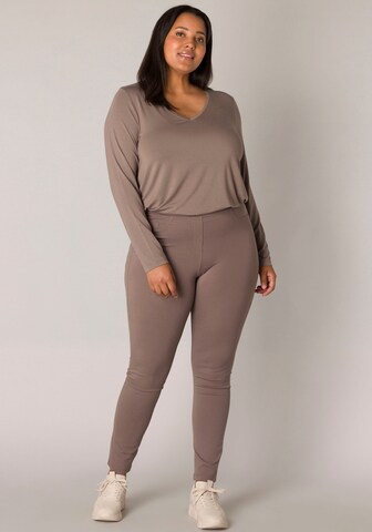 BASE LEVEL CURVY Skinny Leggings in Grey