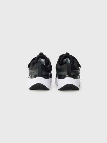 NIKE Urheilukengät 'Star Runner 5' värissä musta