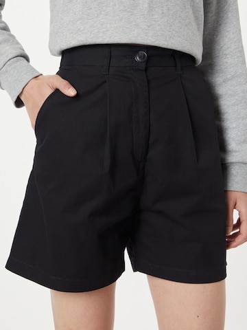 Monki Regular Shorts in Schwarz
