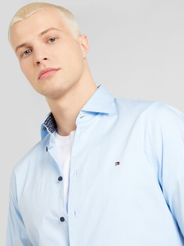 TOMMY HILFIGER Slim Fit Hemd in Blau