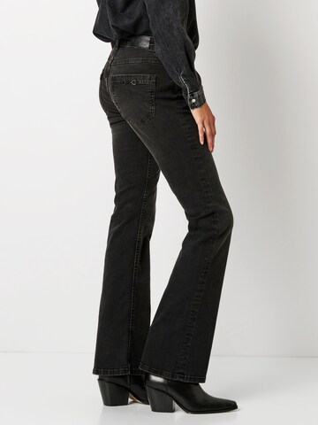 TONI Boot cut Jeans in Black