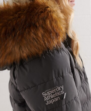 Manteau d’hiver Superdry en gris