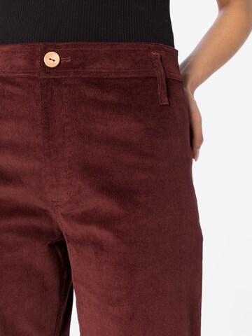 Loosefit Pantaloni 'IRUNTZA' di SKFK in rosso