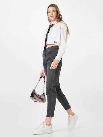 REPLAY Tapered Farkut 'Keida' värissä harmaa