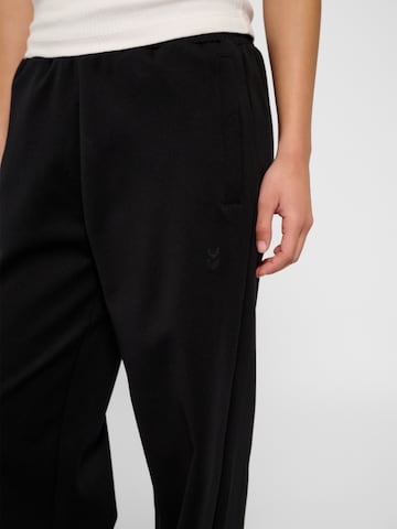 Hummel Loose fit Trousers in Black
