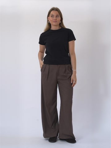 Regular Pantaloni ' Paloma ' de la TEESHOPPEN pe maro: față