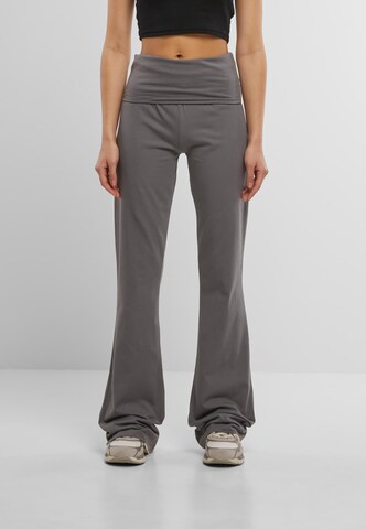 évasé Pantalon DEF en gris