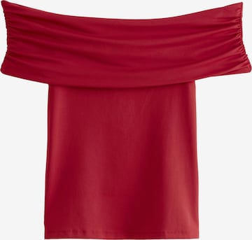 Next Топ в Красный: спереди