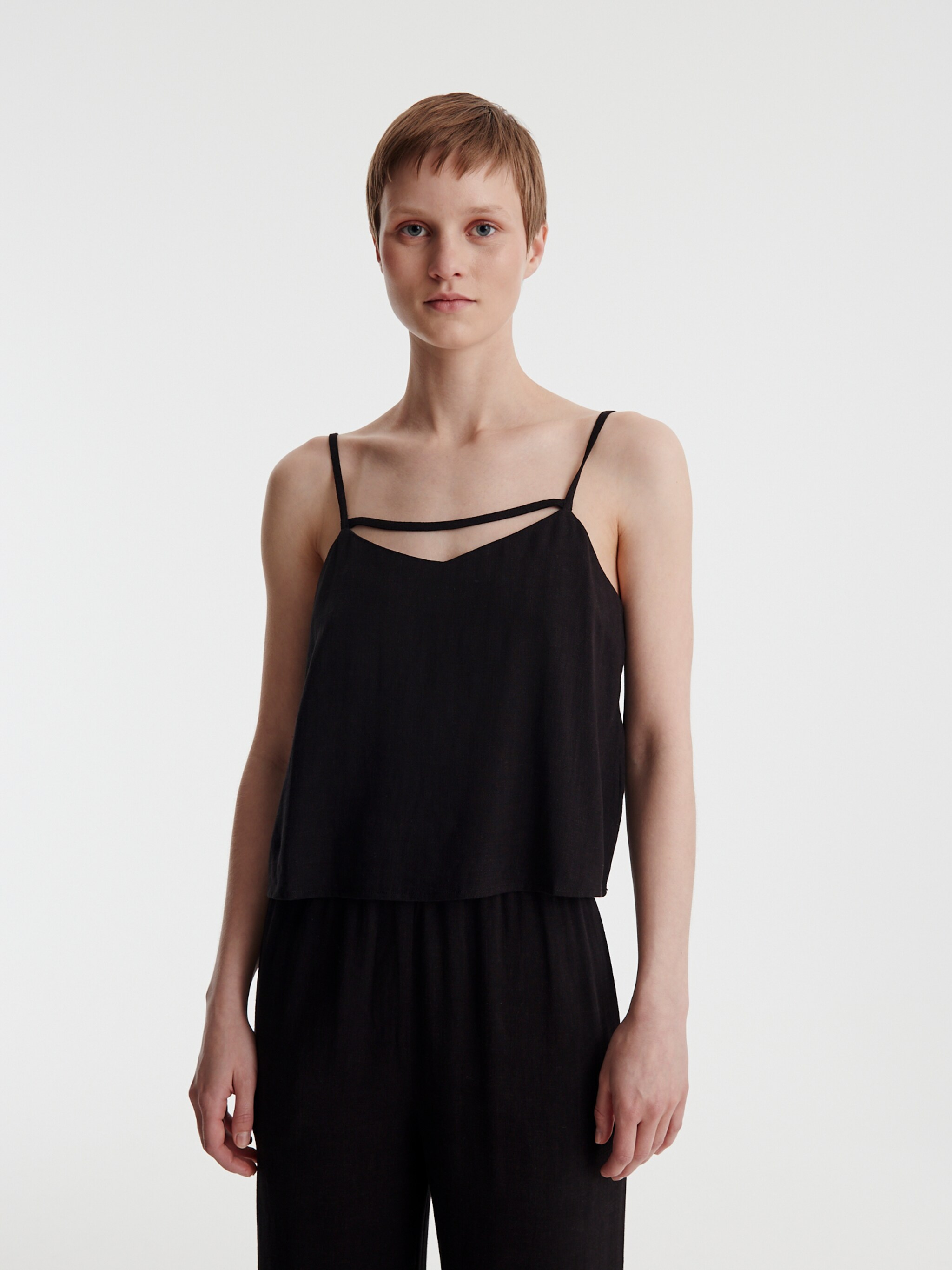 EDITED Produits Haut 'NIKKI' noir