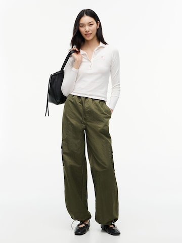 Tricou 'ESSENTIAL' de la Tommy Jeans pe alb