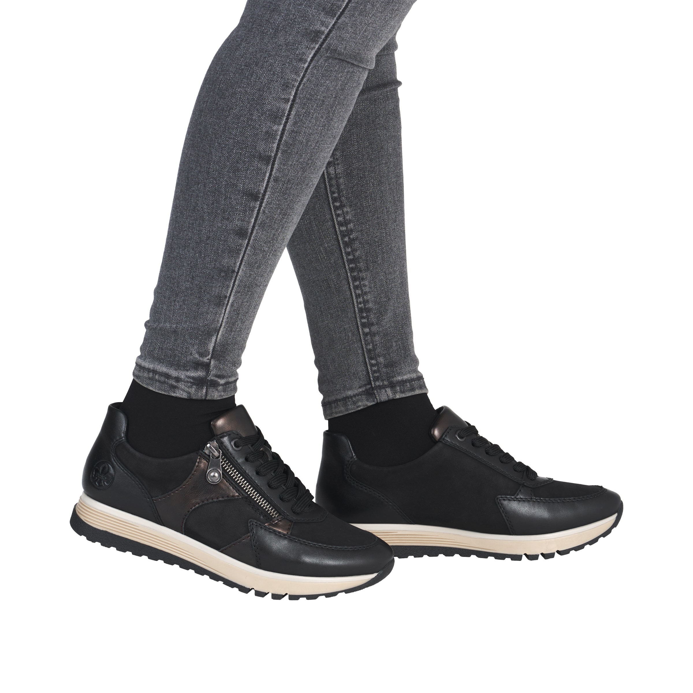 Baskets basses Rieker en noir