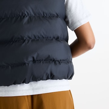 new balance Vest in Black